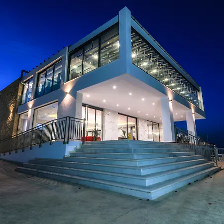 Cavo Orient & Hotel 4*